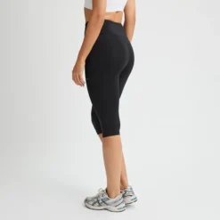 Flattering High Waist Capri Tights, Black