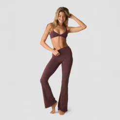 Nimble Twist Sports Bra, Dull Berry Red