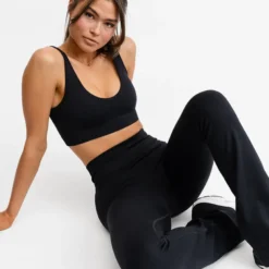 Seamless Deep V Bra Black