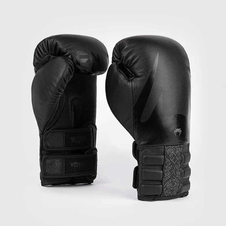 Venum Reverso Boxing Gloves Black/Black, 10oz