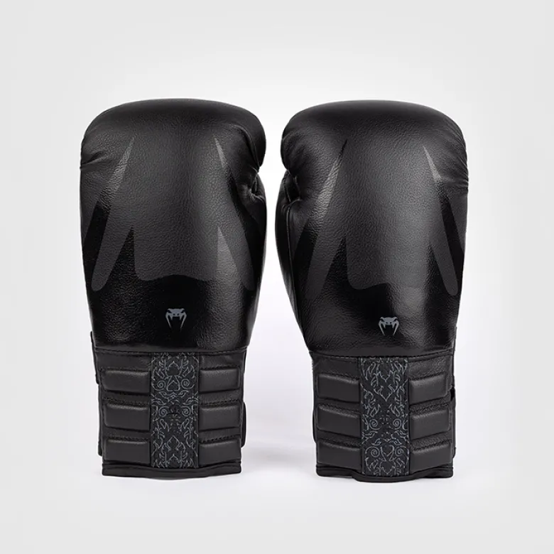 Venum Reverso Boxing Gloves Black/Black, 10oz