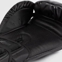Venum Reverso Boxing Gloves Black/Black, 10oz