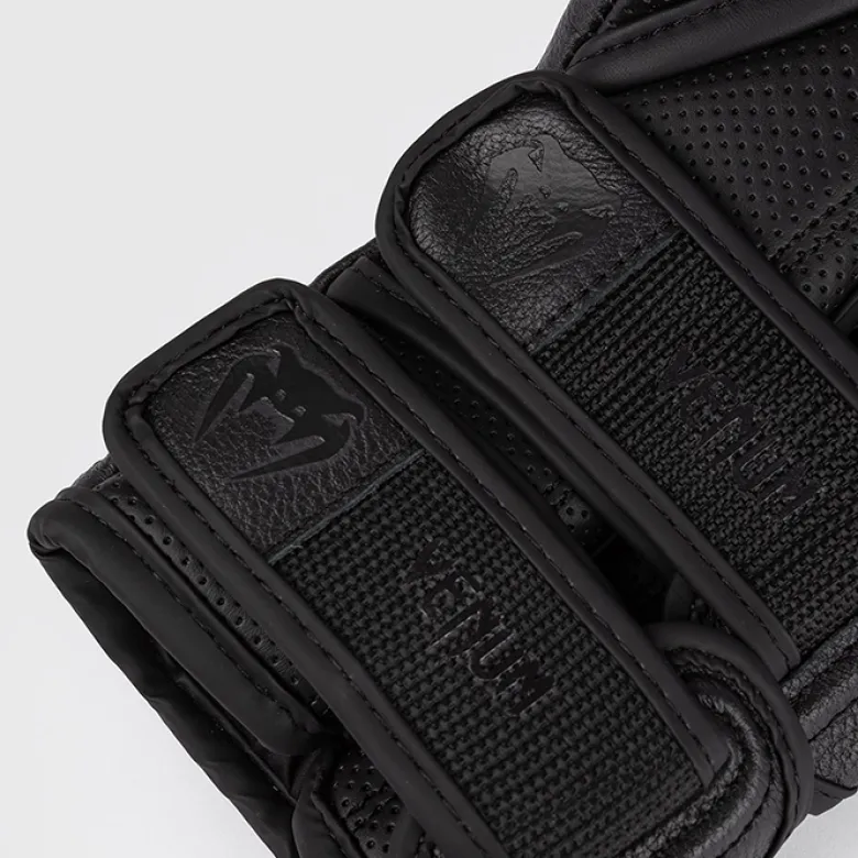 Venum Reverso Boxing Gloves Black/Black, 10oz