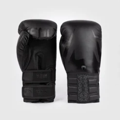 Venum Reverso Boxing Gloves Black/Black, 10oz